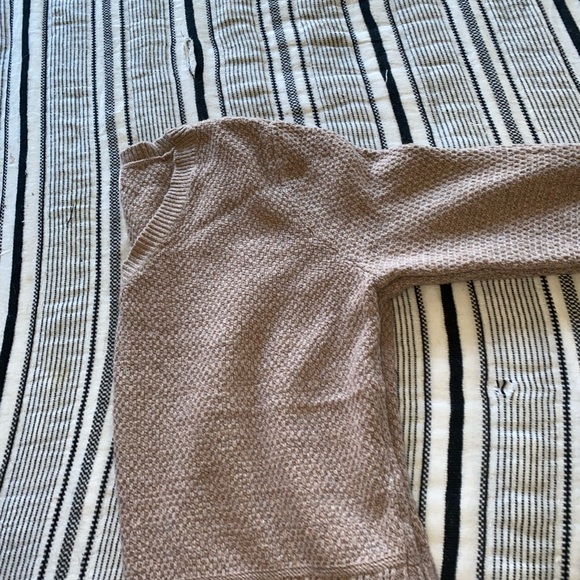 Universal Threads Sweater - Picture 6 of 6